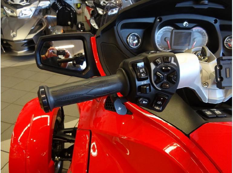 2011 Can-Am Spyder Roadster RT-S  Sport Touring , US $19,999.00, image 20