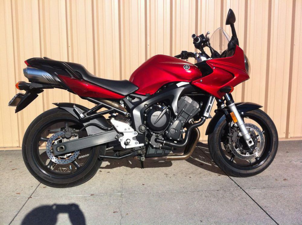 2006 yamaha fz6  sportbike 