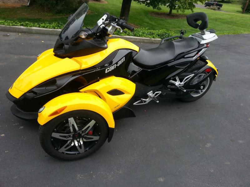 2008 CAN AM SPYDER RS WITH ONLY 5,600 MILES