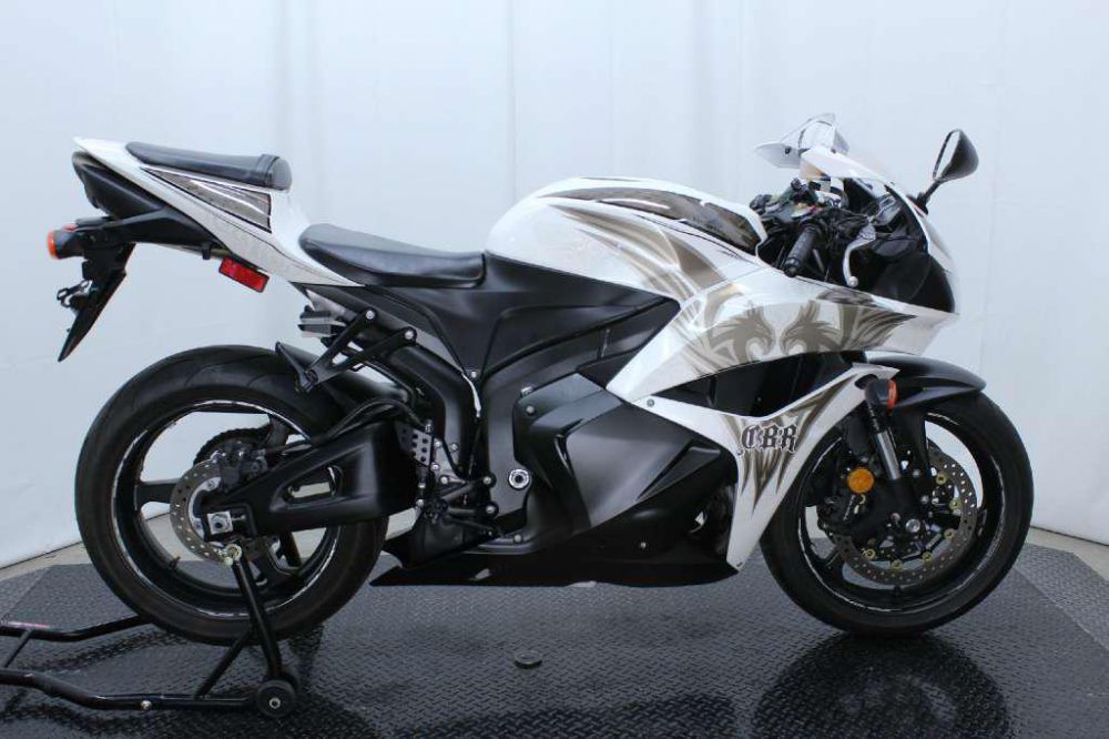 2009 honda cbr600rr  sportbike 