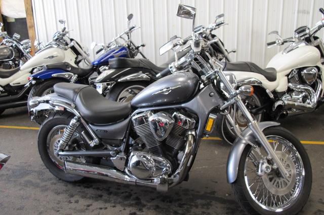 2005 Suzuki S83 Cruiser 
