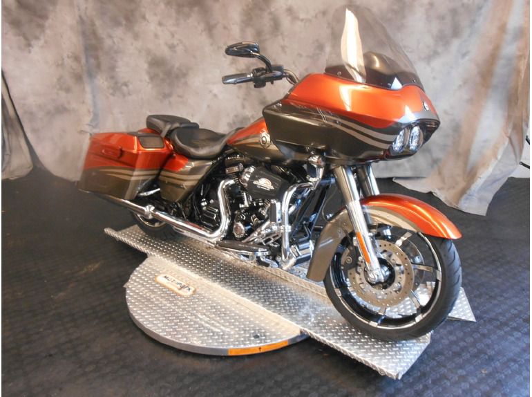 2013 Harley-Davidson FLTRXSE2 - CVO Road Glide Custom 