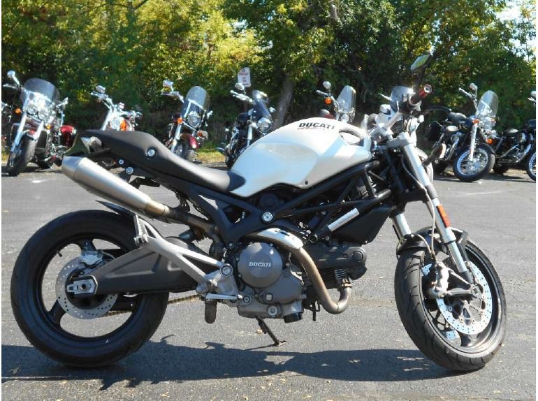 2009 ducati monster 696 