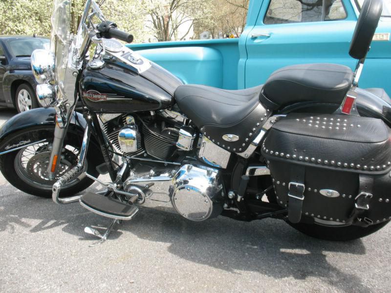 Hertiage Softail Classic 2007 Black w/V&H Pipes and Engine Guard, US $11,500.00, image 3