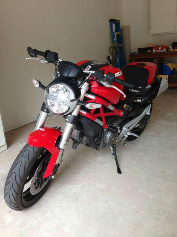 2012 ducati monster 696 red
