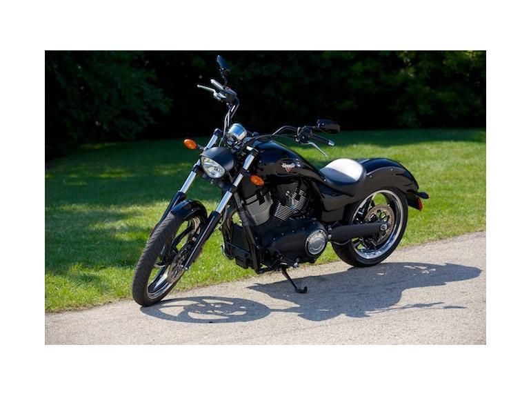 2013 victory vegas 8-ball  cruiser 