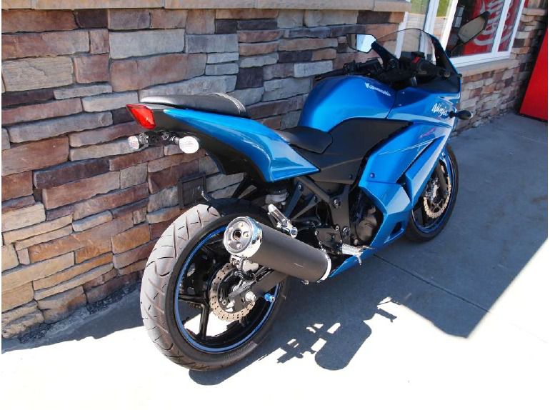 2010 Kawasaki Ninja 250R , $3,499, image 3