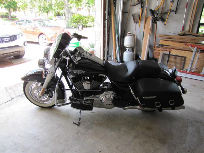 2012 ROAD KING CLASSIC 2K MI NO RESERVE 103 ABS CRUISE SECURITY