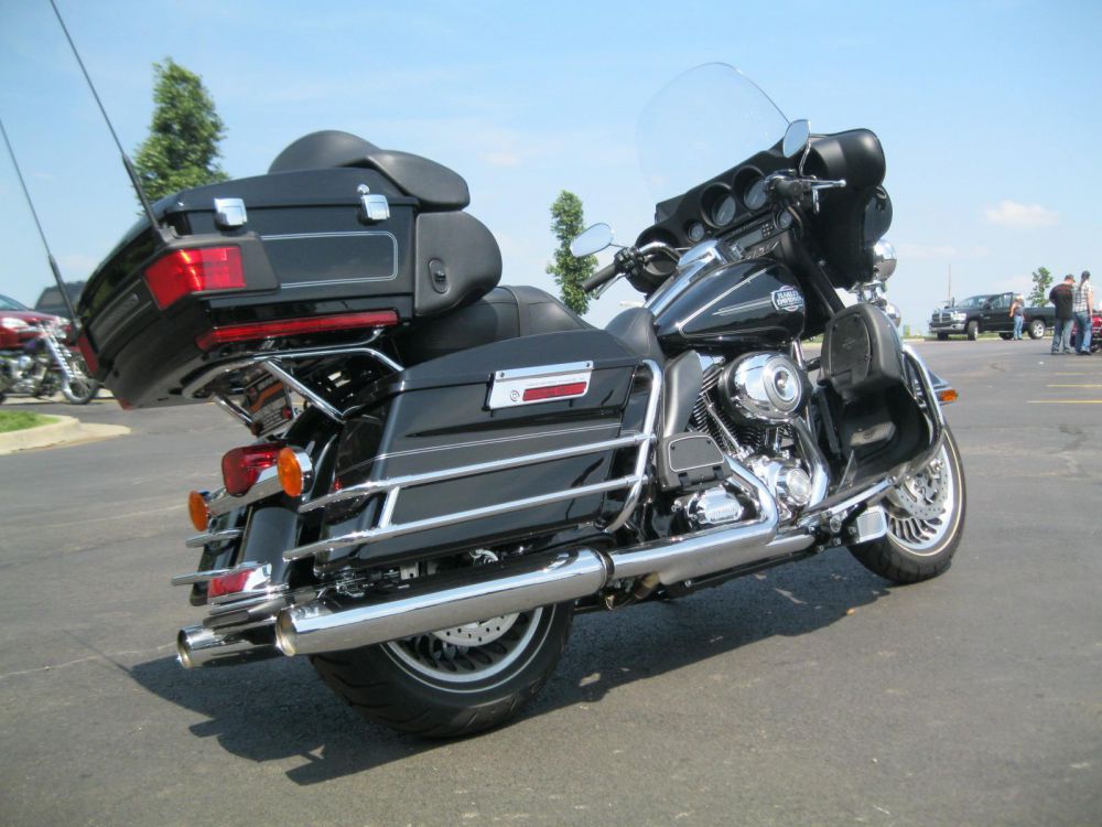 2011 Harley-Davidson Ultra Classic Electra Glide FLHTCU Touring 