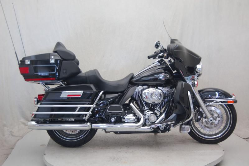 2010 Harley Davidson FLHTCU Ultra Classic Electra Glide Vivid Black 14273A