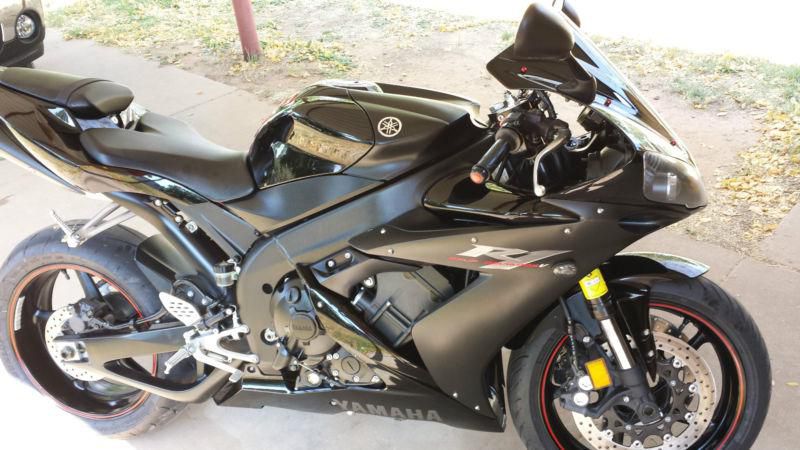 ***2006 Yamaha R1 50th Anniversary***