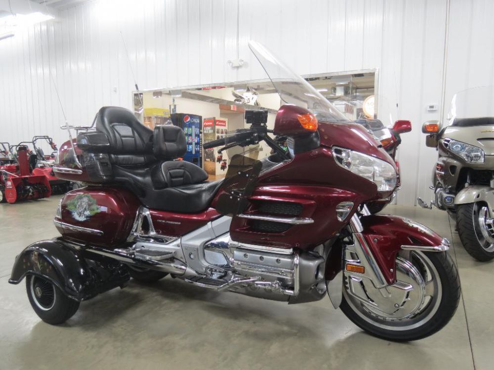 2005 honda gold wing 1800  touring 