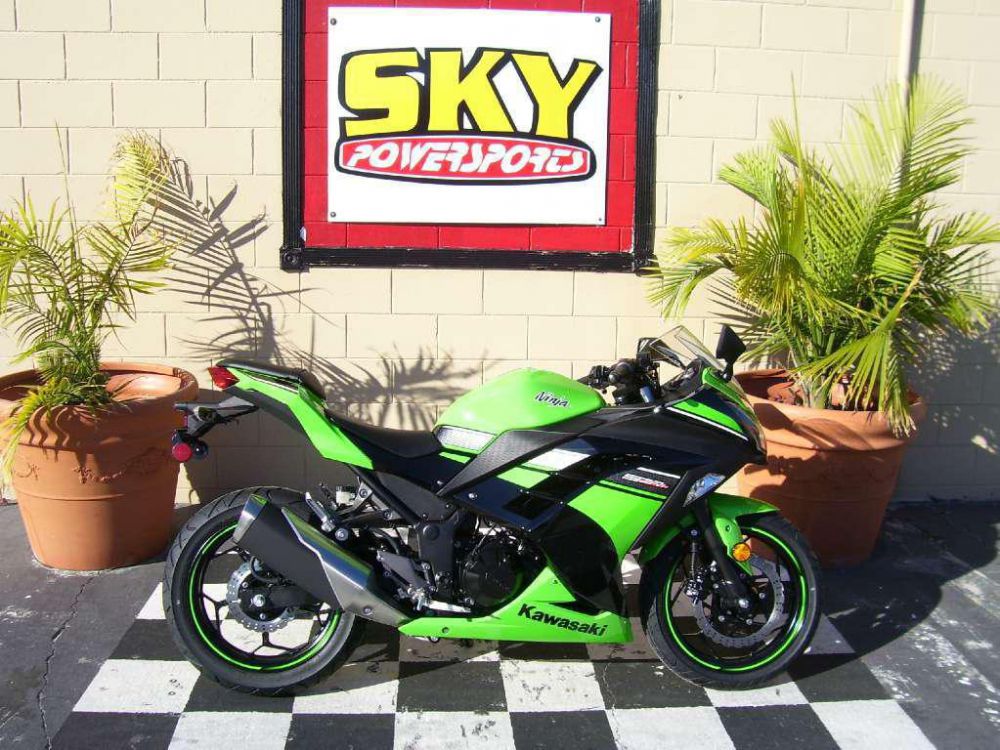 2013 kawasaki ninja 300  sportbike 