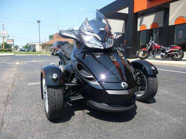 2013 Can-Am Spyder ST Limited Sport Touring 
