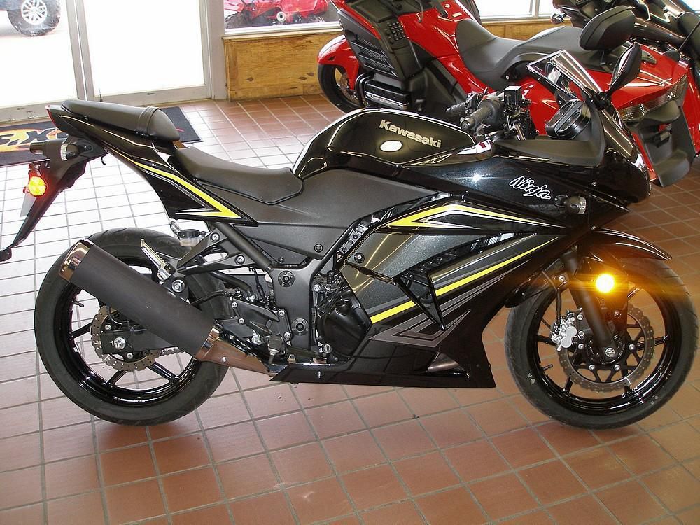 2012 kawasaki ninja 250r  sportbike 