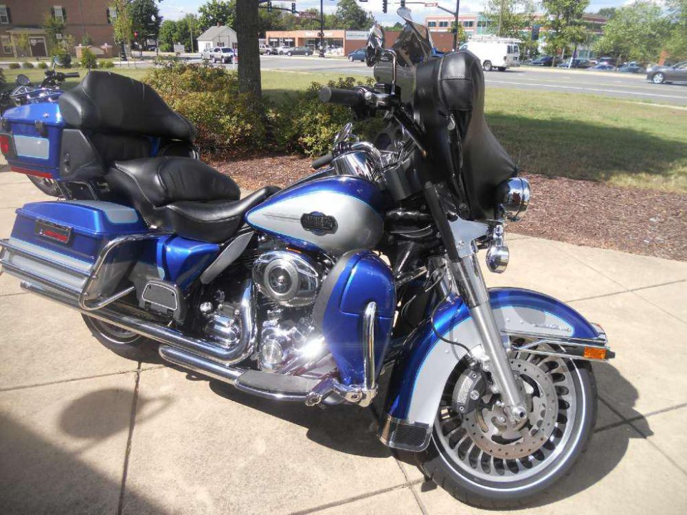 2010 harley-davidson flhtcu ultra classic electra glide  touring 