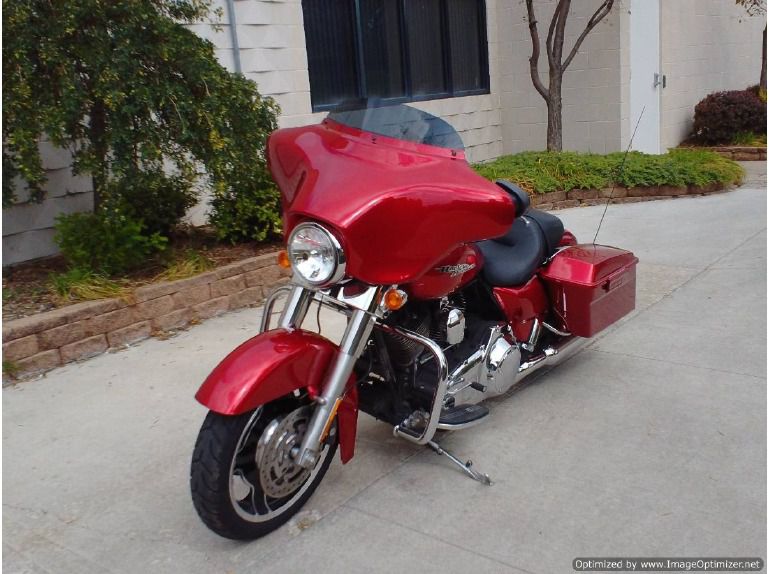 2011 Harley-Davidson FLHX Street Glide , $18,495, image 2
