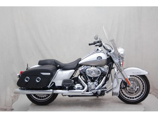 2009 harley-davidson flhrc  cruiser 