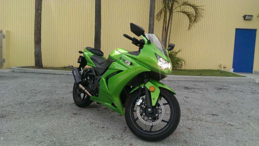 2012 kawasaki ninja 250r  sportbike 