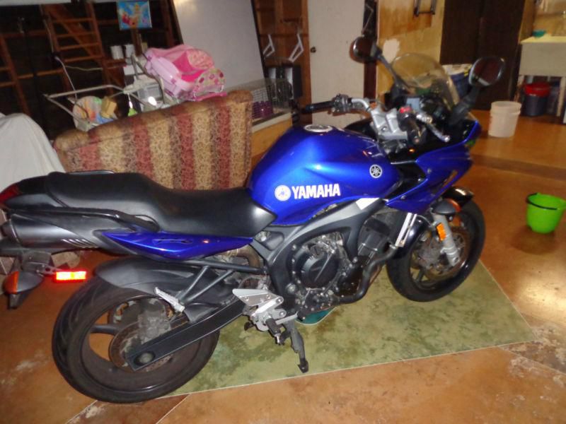 blue,excellent condition,sport,yamaha 600 RS