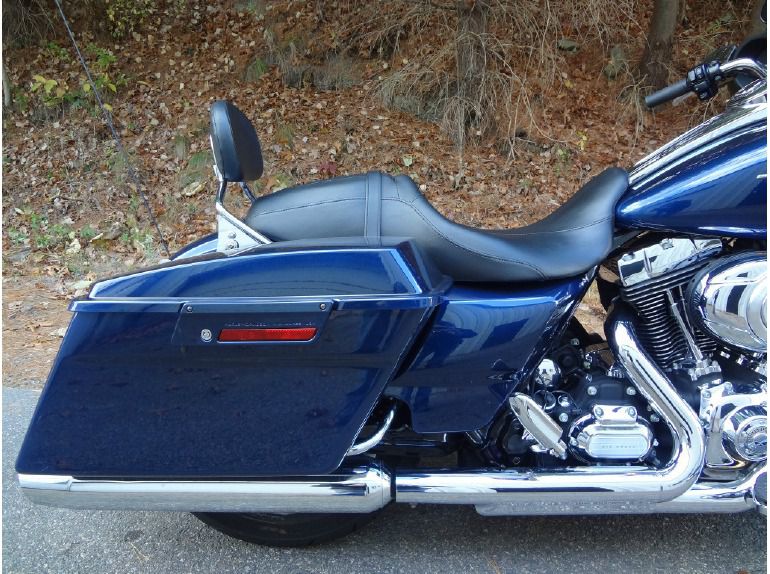 2010 Harley-Davidson Dyna Wide Glide , $12,495, image 2