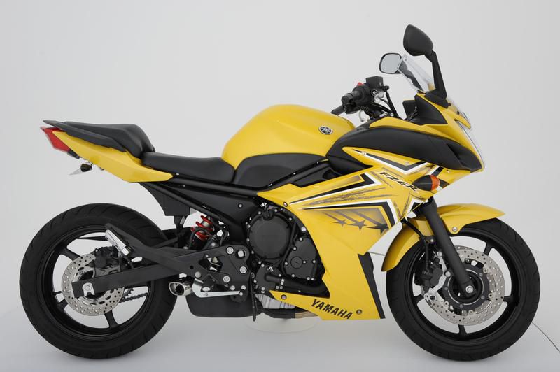 2009 yamaha fz 6 r  sportbike 