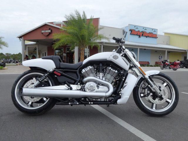2014 harley-davidson vrscf v-rod muscle  cruiser 
