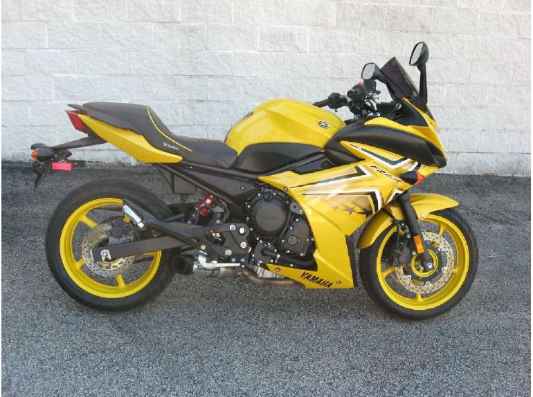 2009 Yamaha FZ6R for sale on 2040-motos.