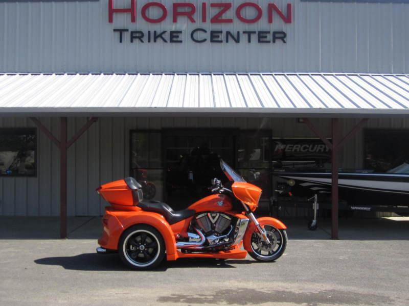 2012 victory cross country vortex trike (motor trike)