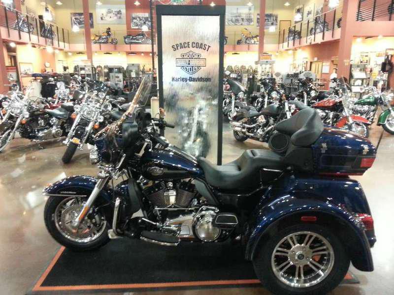 2013 Harley-Davidson FLHTCUTG - Tri Glide Ultra Classic Trike 