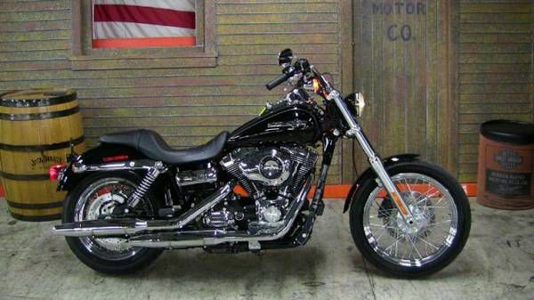 2012 Harley-Davidson Super Glide Custom -- Low Miles -- Great Price!