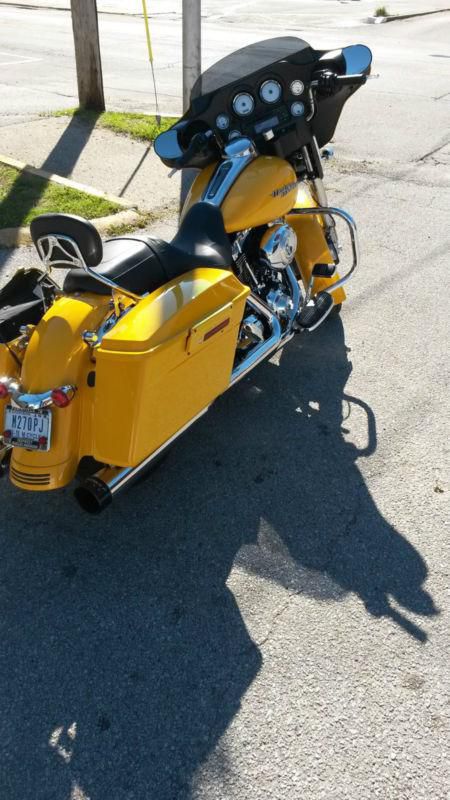 2013 HARLEY DAVIDSON FHX YELLOW/ MET