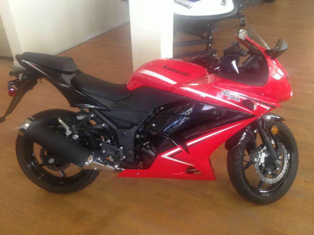 2012 kawasaki ninja 250r  sportbike 