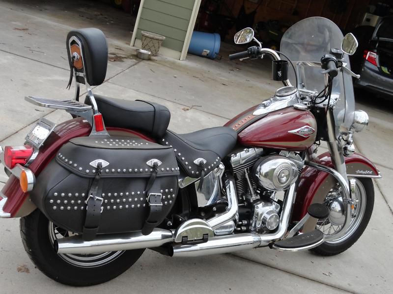 2009 heritage softail classic.red/pewter.only 4400 miles.warranty 1yr exp 6/14