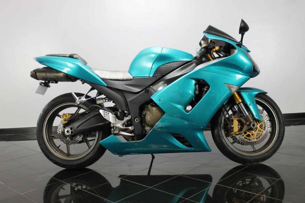 2005 Kawasaki Ninja ZX-6R Sportbike 