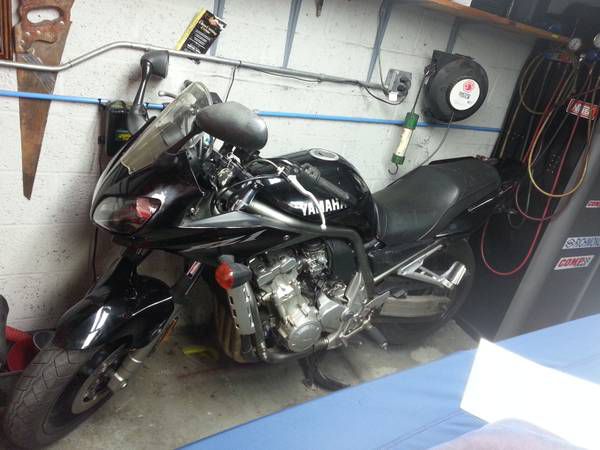 2001 black yamaha fz1, 9600 miles