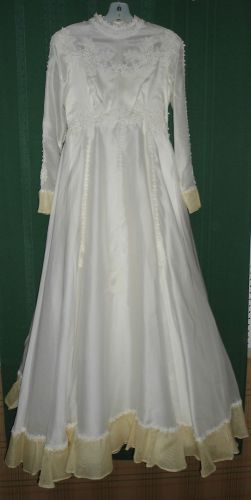 ALFRED ANGELO 1960s-70s Wedding Gown by Edythe Vincent, Small - Ivory w/ Yellow