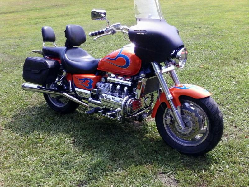 1999 honda valkyrie. custom paint and many extras.