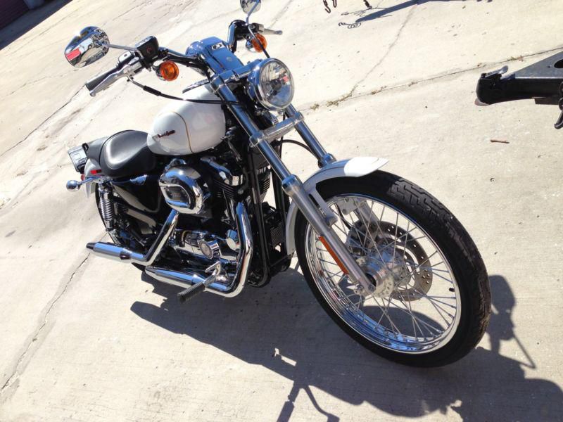 **MINT** 2007 Harley Davidson XLH 1200 Custom - White 100 Miles