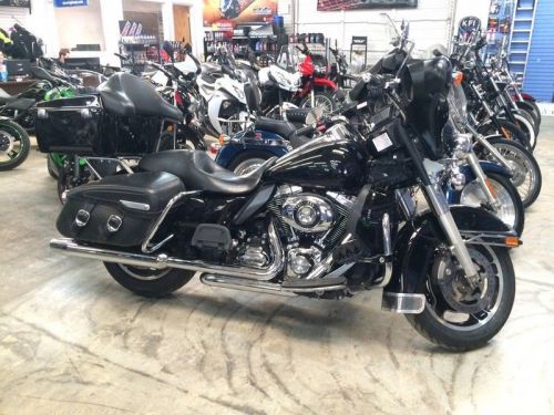 2011 Harley-Davidson FLHTC - Electra Glide Classic