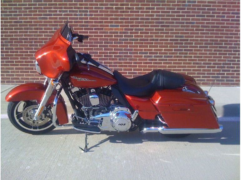 2012 Harley-Davidson FLHX Street Glide , $18,995, image 2