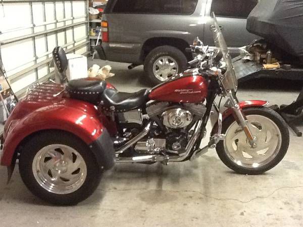 2005 Red Harley Davidson Trike