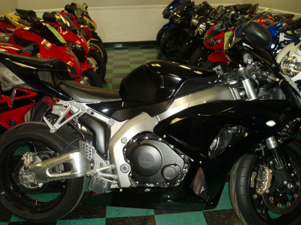 2007 honda cbr1000rr  sportbike 