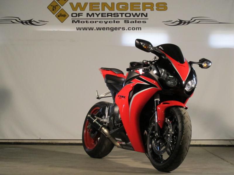 2010 honda cbr1000rr, red, only 4722 miles, fair offer buys it !! must sell !!