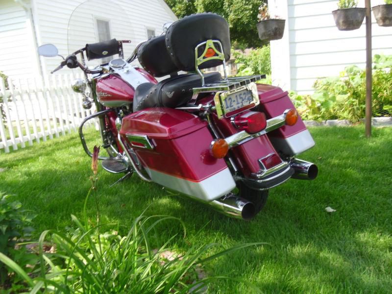 2004 Harley Davidson Road King FLHRI, Has cruise control added and touring seat