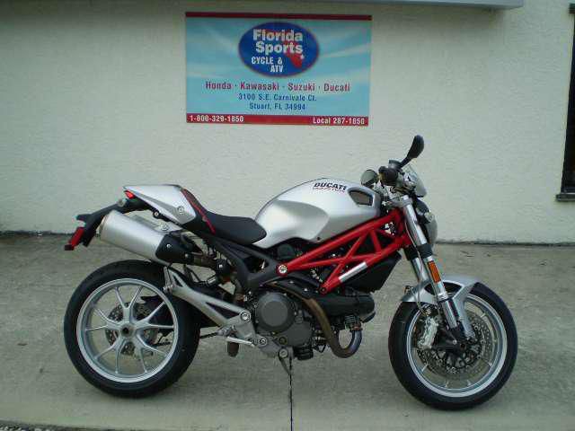 2009 ducati monster 1100  standard 