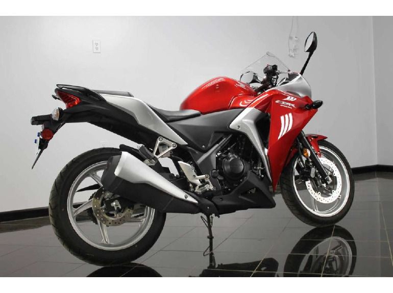 2011 Honda CBR250R , $2,990, image 4