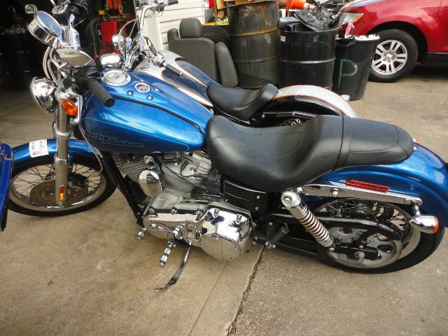 Used 2006 HARLEY-DAVIDSON FXDCI for sale.