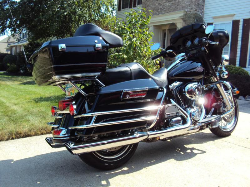 2010 Electra Glide Classic.Black.ABS.Cruise.Optional Spoked wheels. 4,800 Miles