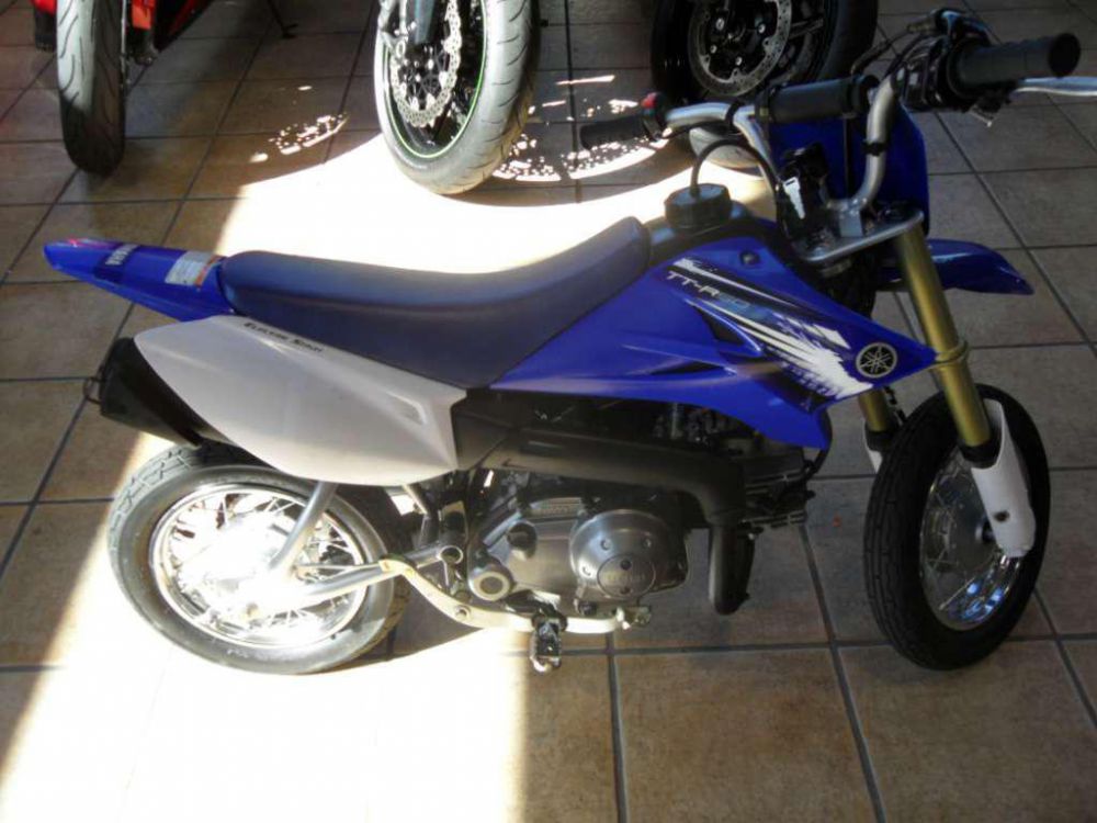 2012 yamaha tt-r50e  dirt bike 